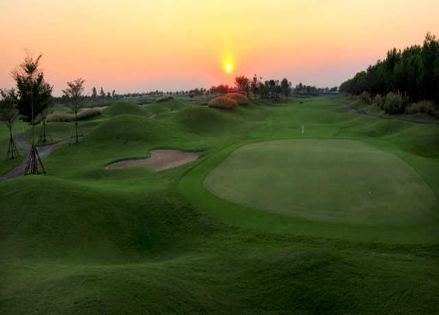 방콕 카스카타 골프 클럽 - 18홀 그린피 + 카트피 + 캐디피