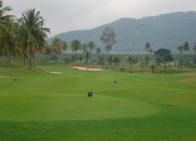 파타야 프레젠트밸리 골프 앤 컨트리 클럽 - 18홀 그린피 + 카트피 + 캐디피