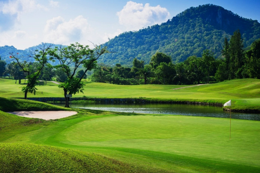 파타야 카오 키여우 컨트리 클럽 - 18홀 그린피 + 카트피 + 캐디피