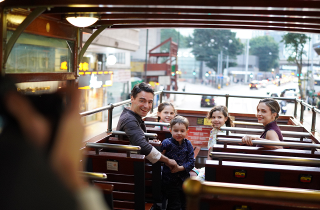 香港チパオ体験＆トラムトラムオラミックツアー（無料トラム2日券を含む）