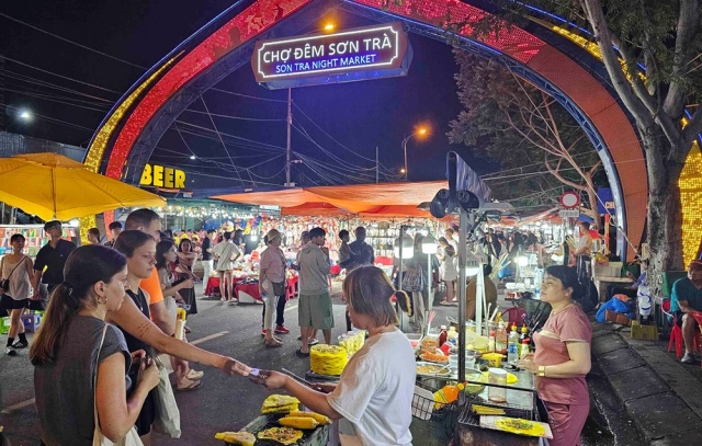 Da Nang Private Limousine Tour (Ba Na Hills, Dragon Bridge, Marble Mountains)