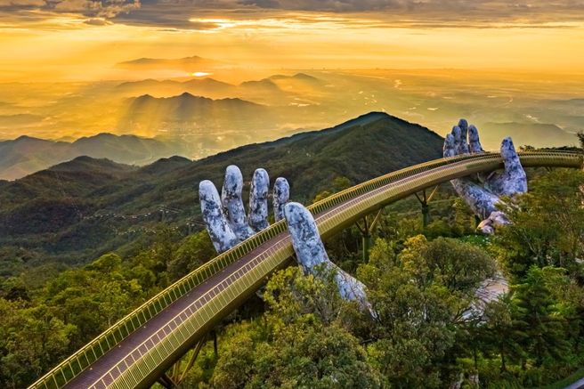 Da Nang Private Limousine Tour (Ba Na Hills, Dragon Bridge, Marble Mountains)