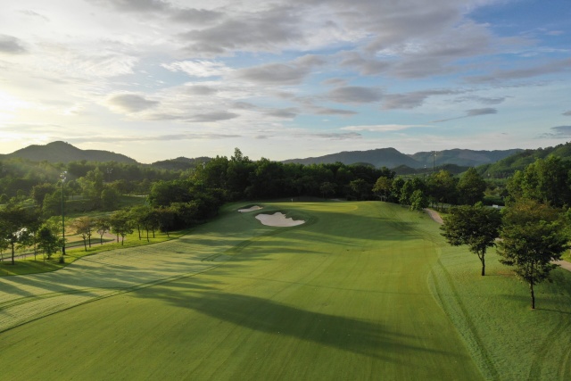 다낭 바나힐 골프장 - 18홀 그린피 + 카트피 + 캐디피