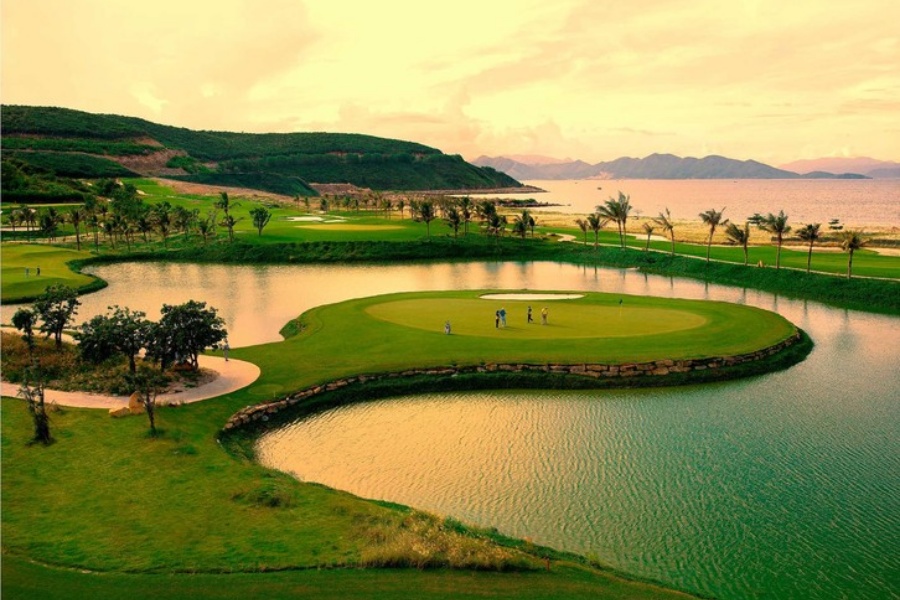 나트랑 빈펄 골프장 - 18홀 그린피 + 카트피 + 캐디피