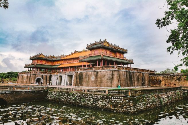 Hue Private Limousine Tour