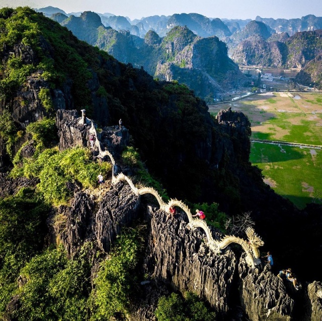 Hanoi Private Tour: Ninh Binh, Bai Dinh, Trang An, Hang Mua