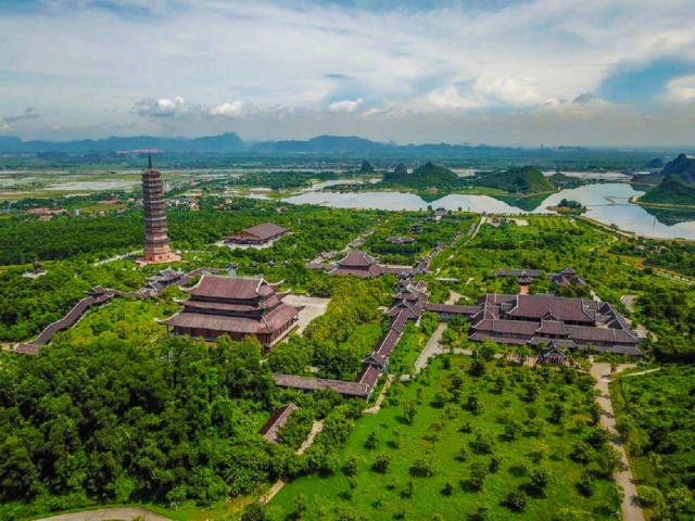 Hanoi Private Tour: Ninh Binh, Bai Dinh, Trang An, Hang Mua