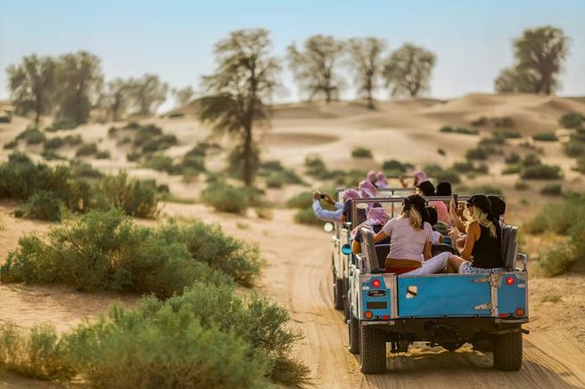 Dubai Vintage Land Rover Desert Safari Tour
