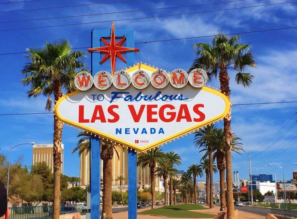 [큐트래블] [당일투어] 라스베가스 웰컴사인 + 세븐매직마운틴 +프리미엄 아울렛 투어 (4인 이상 / 매일 출발)