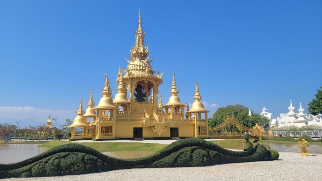 치앙라이 일일 투어 (화이트템플, 블랙하우스, 블루/레드 템플, 롱넥부족)