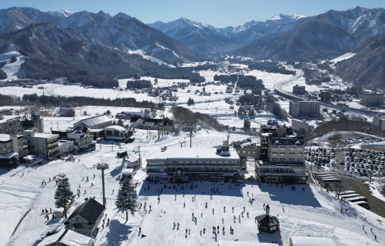 東京発：岩原スキー場 雪あそび＆スキー日帰りツアー