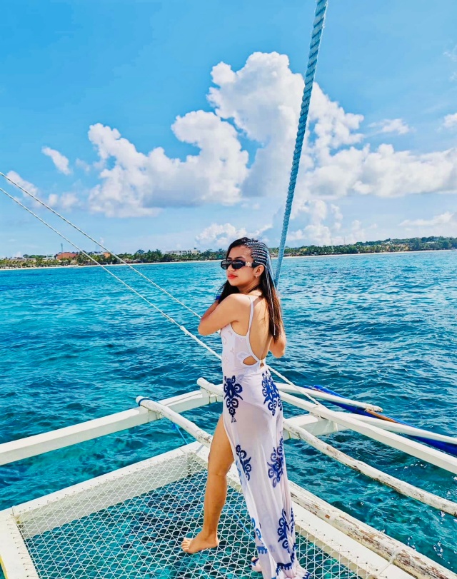 Boracay Island Hopping Tour (Including Swedish Massage)