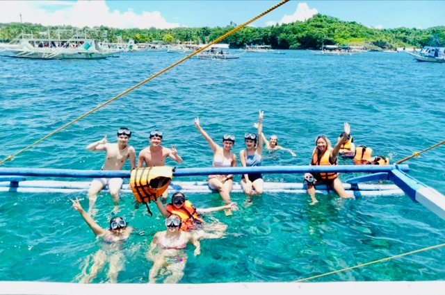 Boracay Island Hopping Tour (Including Swedish Massage)