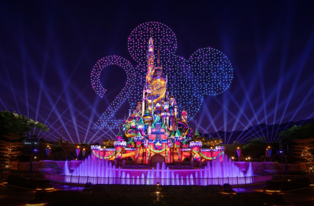 Hong Kong Disneyland Explorer's Semi-Buffet Dinner + Momentous Show Designated Viewing Area