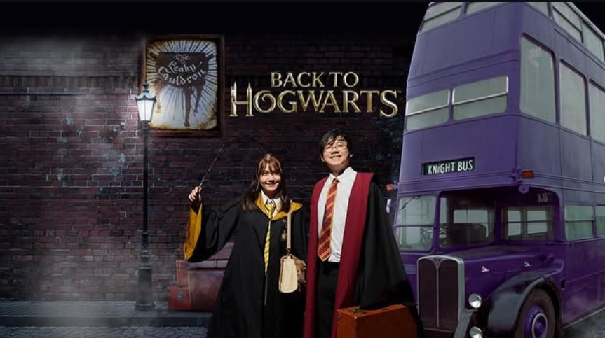 Singapore Oceanarium & Harry Potter: Vision of Magic Family Ticket