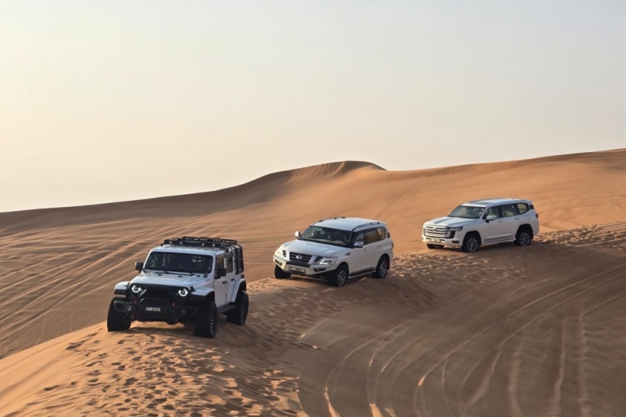 두바이 썬라이즈 레드 듄 베이싱 & 샌드보딩 & 낙타타기 사막 투어