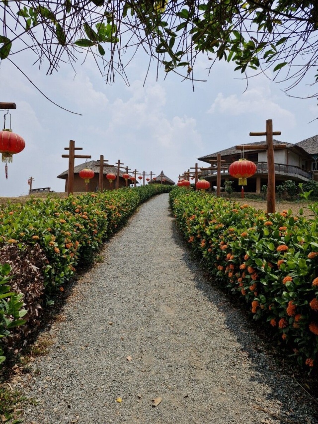 Private Full-Day Tour from Chiang Mai to Pai