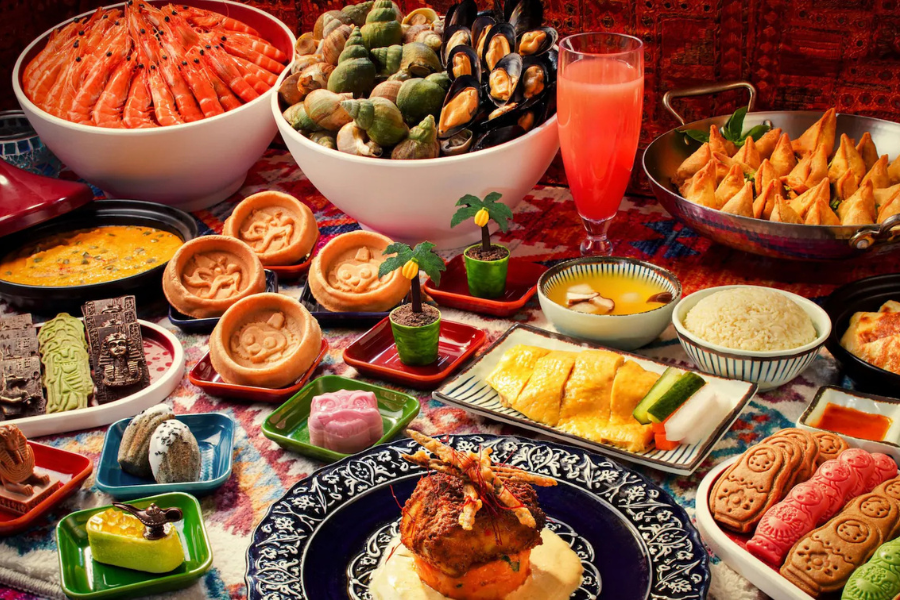 Hong Kong Disneyland Explorer's Semi-Buffet Dinner + Momentous Show Designated Viewing Area