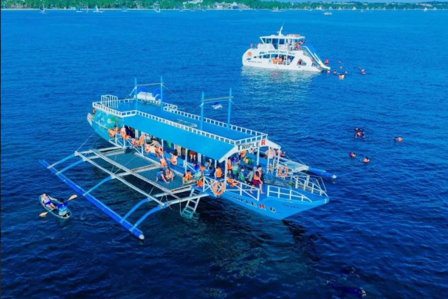 보라카이 파티 요트 선셋 크루즈 스노클링 투어 (무제한 칵테일 & 선상 DJ)