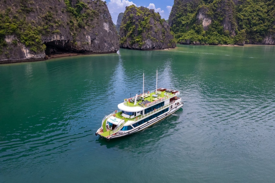 Halong Bay 5-Star Luxury Cruise Tour