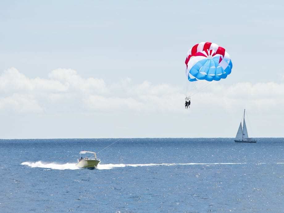 ハワイ・オアフ島 パラセーリング