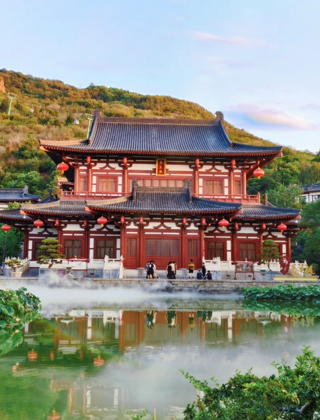 Xi'an Terracotta Army and Huaqing Pond Silk Road Show VVIP Seat Day Tour