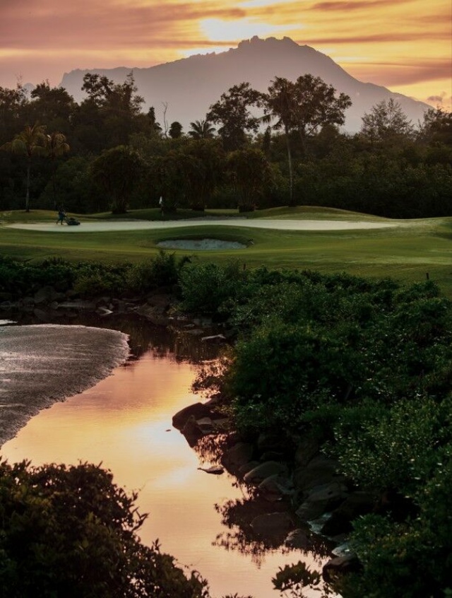 コタキナバル・シャングリラ・ダリットベイゴルフコース – 18ホール・グリーンフィー（カート付き）