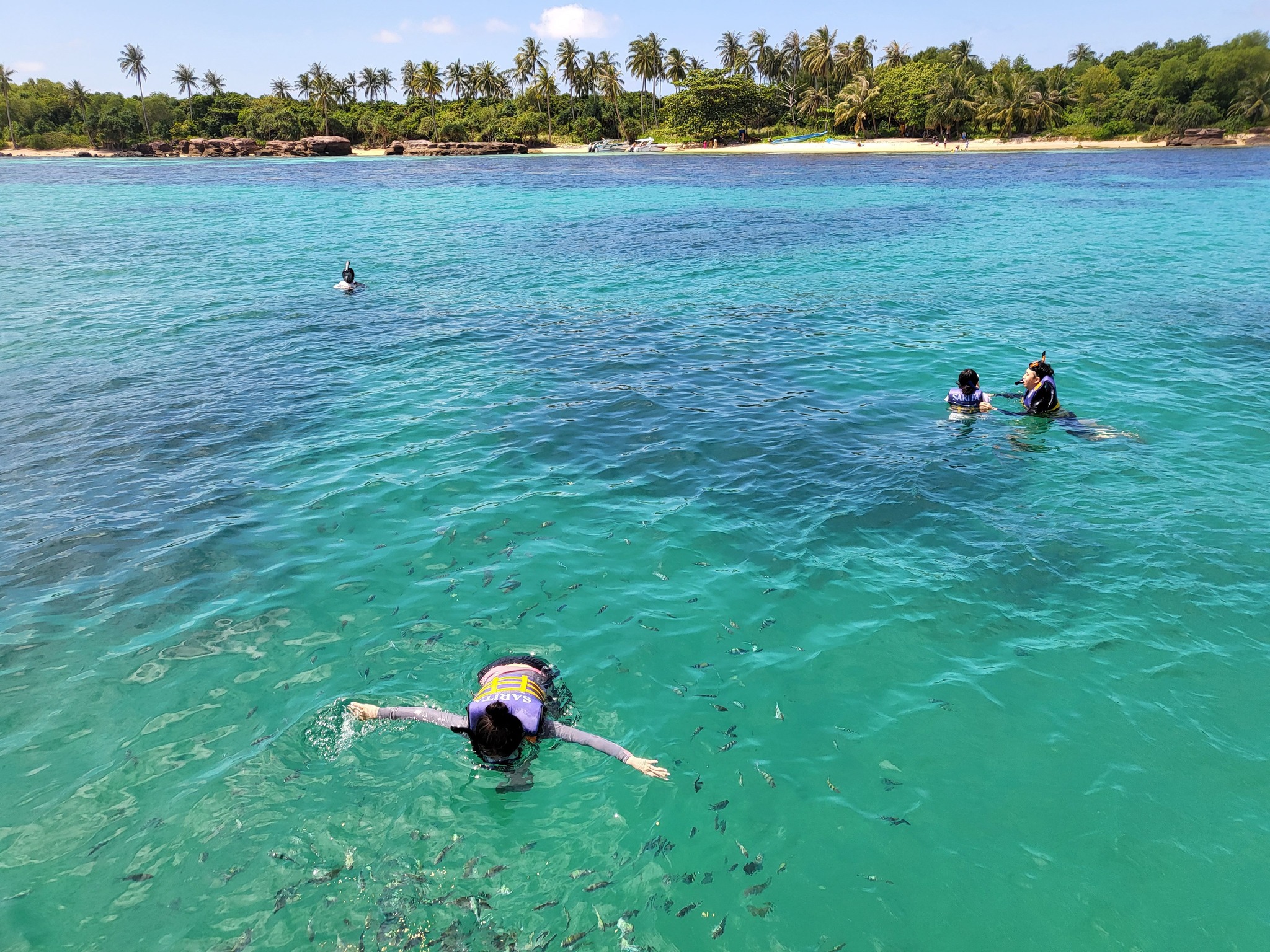 푸꾸옥 3개 섬 호핑 투어 (혼톰 케이블카, 워터파크, 키스 브릿지 포함)