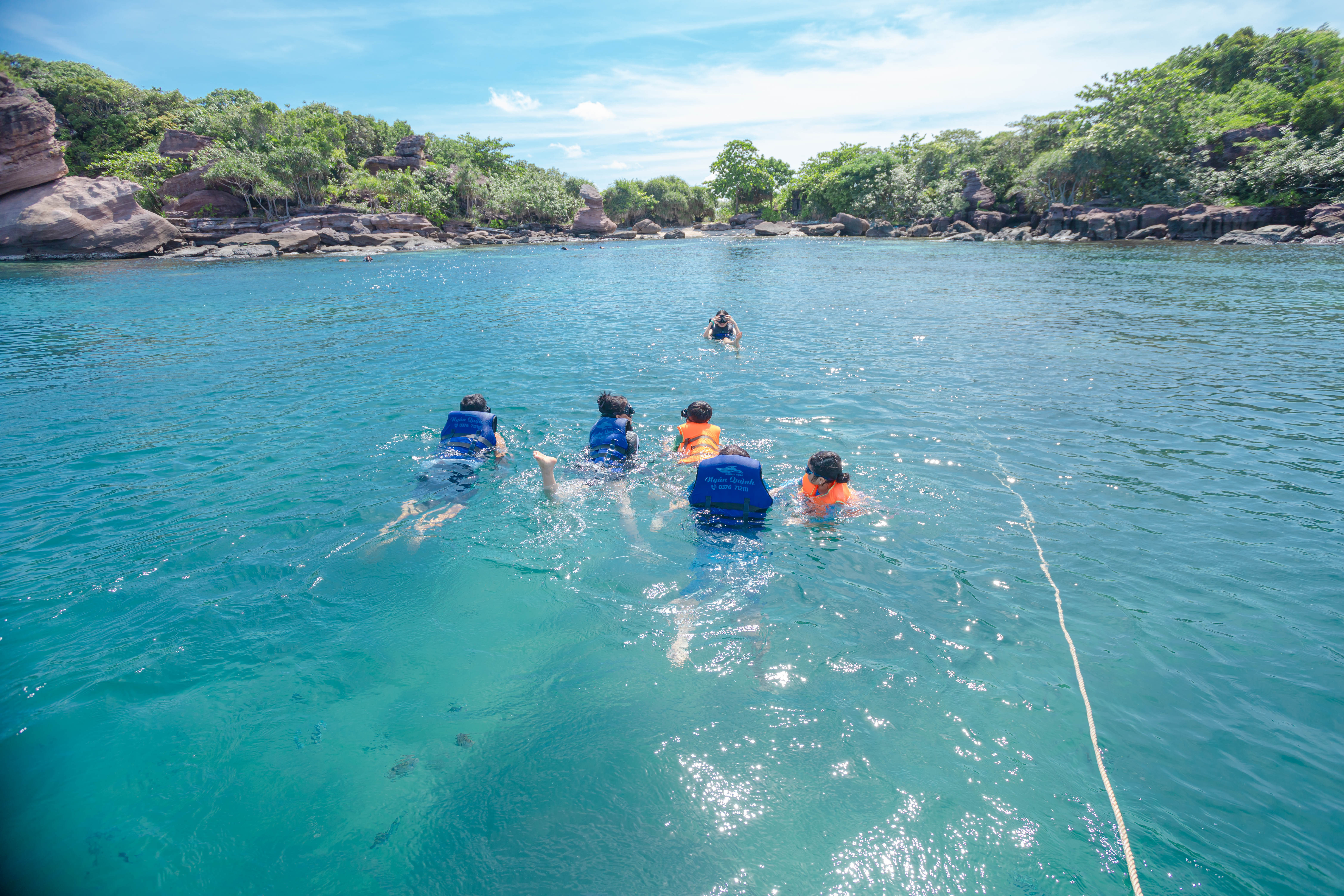 푸꾸옥 3개 섬 호핑 투어 (혼톰 케이블카, 워터파크, 키스 브릿지 포함)