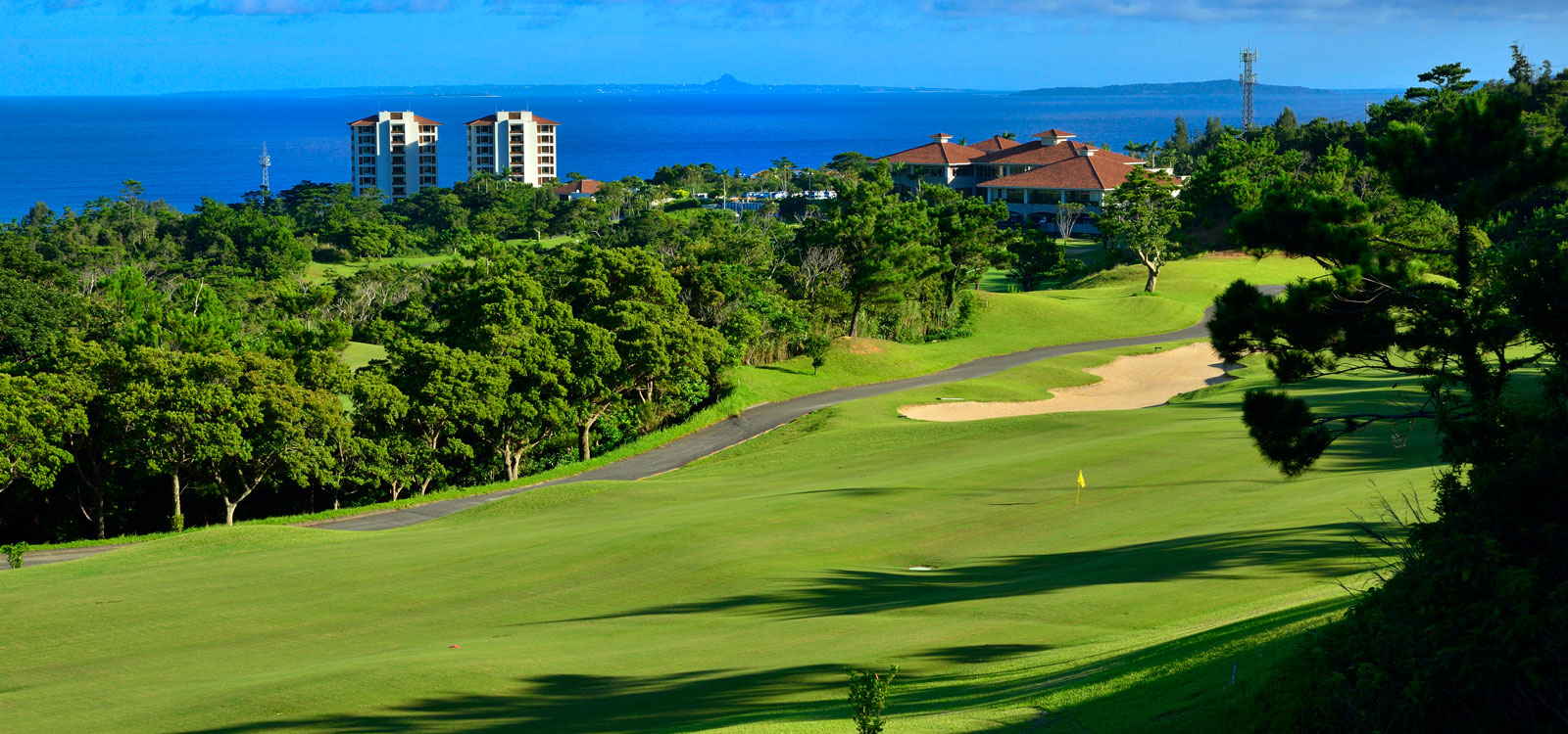 오키나와 디아타테라스 골프 리조트 18홀 라운딩 (왕복 픽업 선택가능)