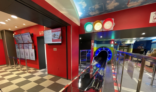 【大阪】通天閣展望台 タワースライダー（TOWER SLIDER）体験