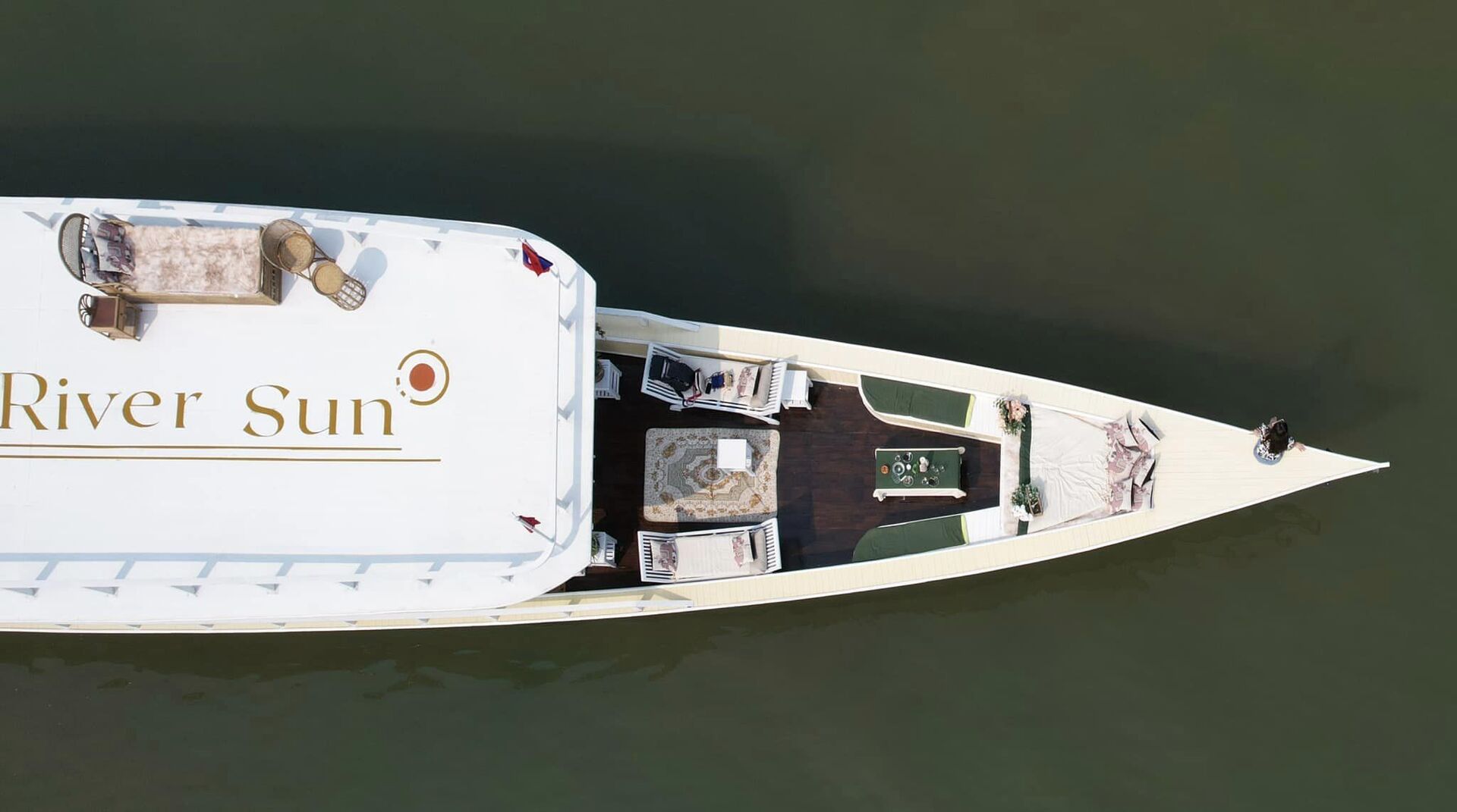 루앙프라방 리버선 선셋 디너 크루즈 (3코스 디너 포함)