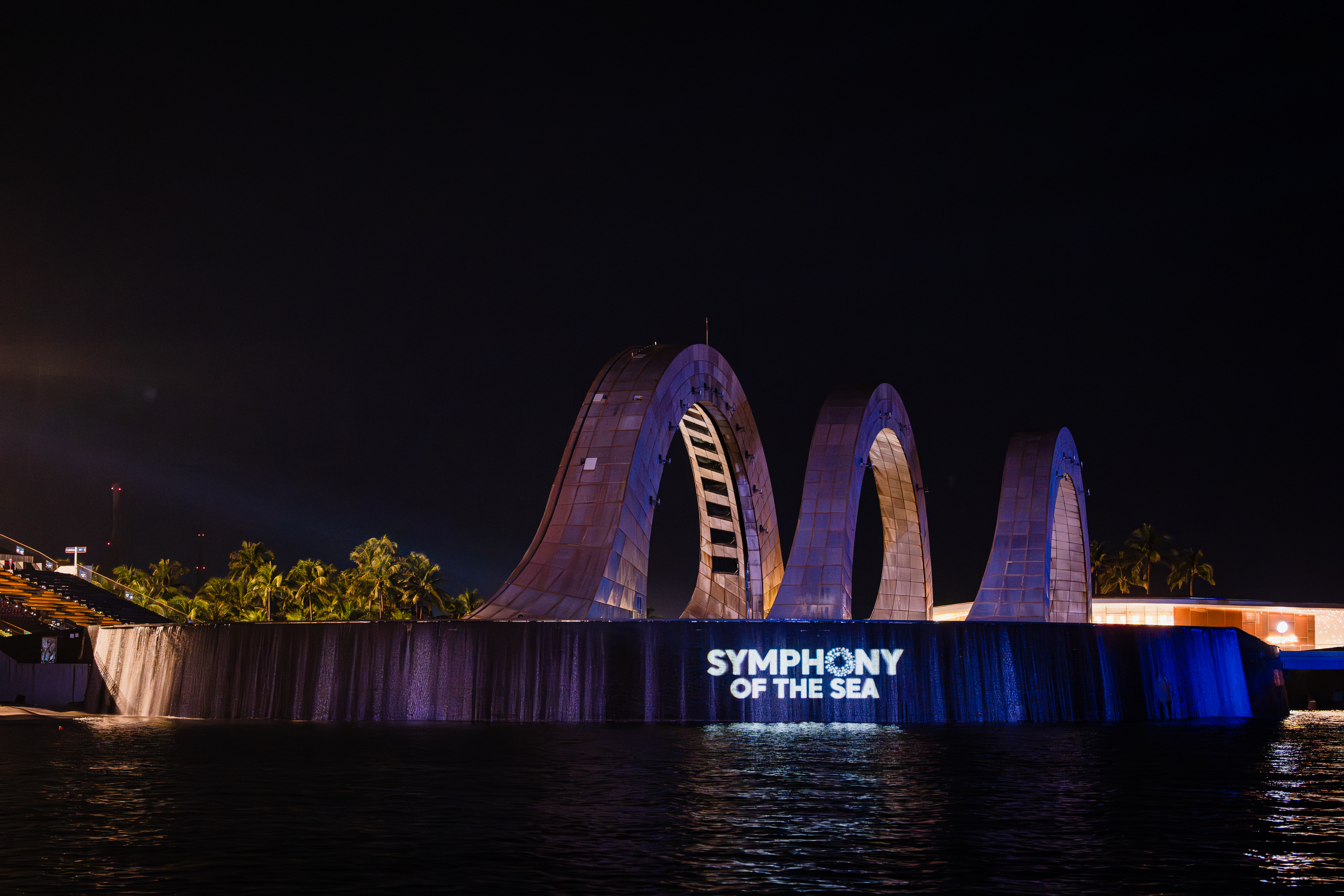 푸꾸옥 베스트 야간 투어: BBQ 디너, 키스 브리지 & 심포니 오브 더 씨