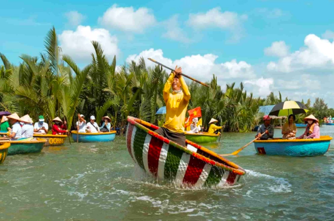 호이안 올드타운 야경 + 바구니 배 + 오행산 단독 투어 (한국어 가이드 / 다낭 출발)