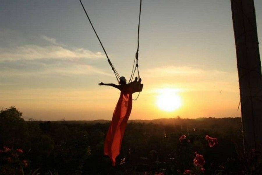 발리 울루와뚜 스윙 (픽업 & 샌딩 포함)