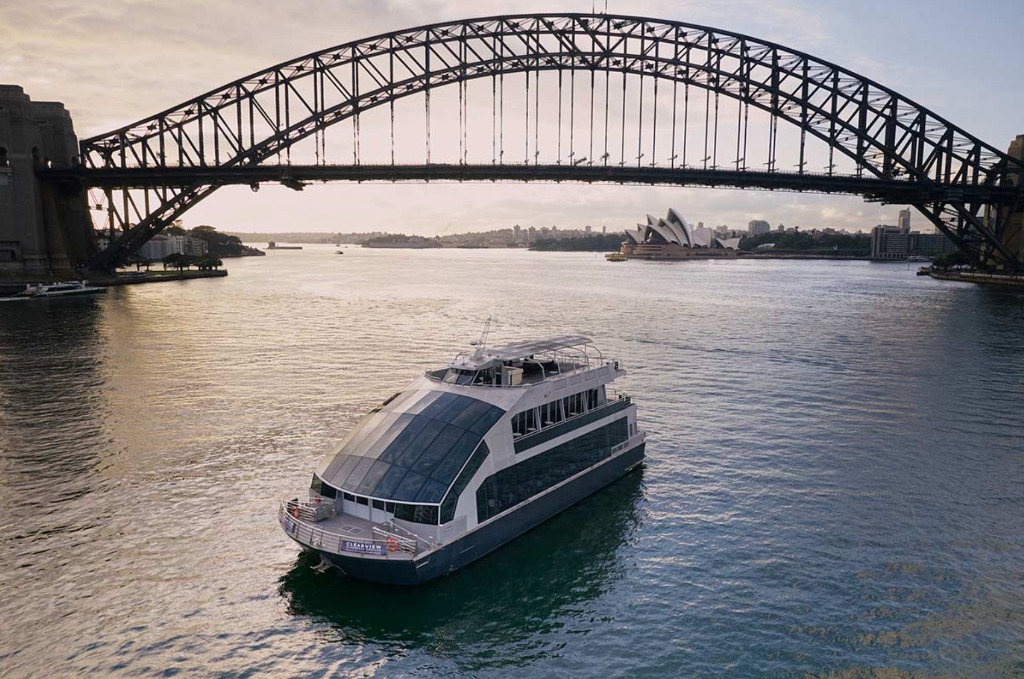 시드니 클리어 뷰 디너 크루즈 - 4코스 디너&와인 페어링 크루즈