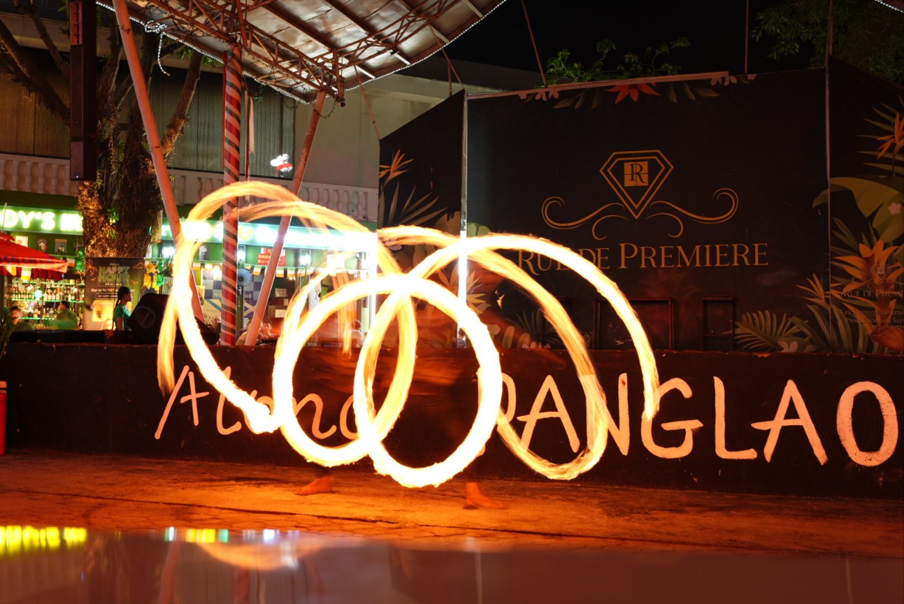 [몽키호핑] 보홀 알로나비치 광장 불쇼 좌석 티켓 (음료 포함)