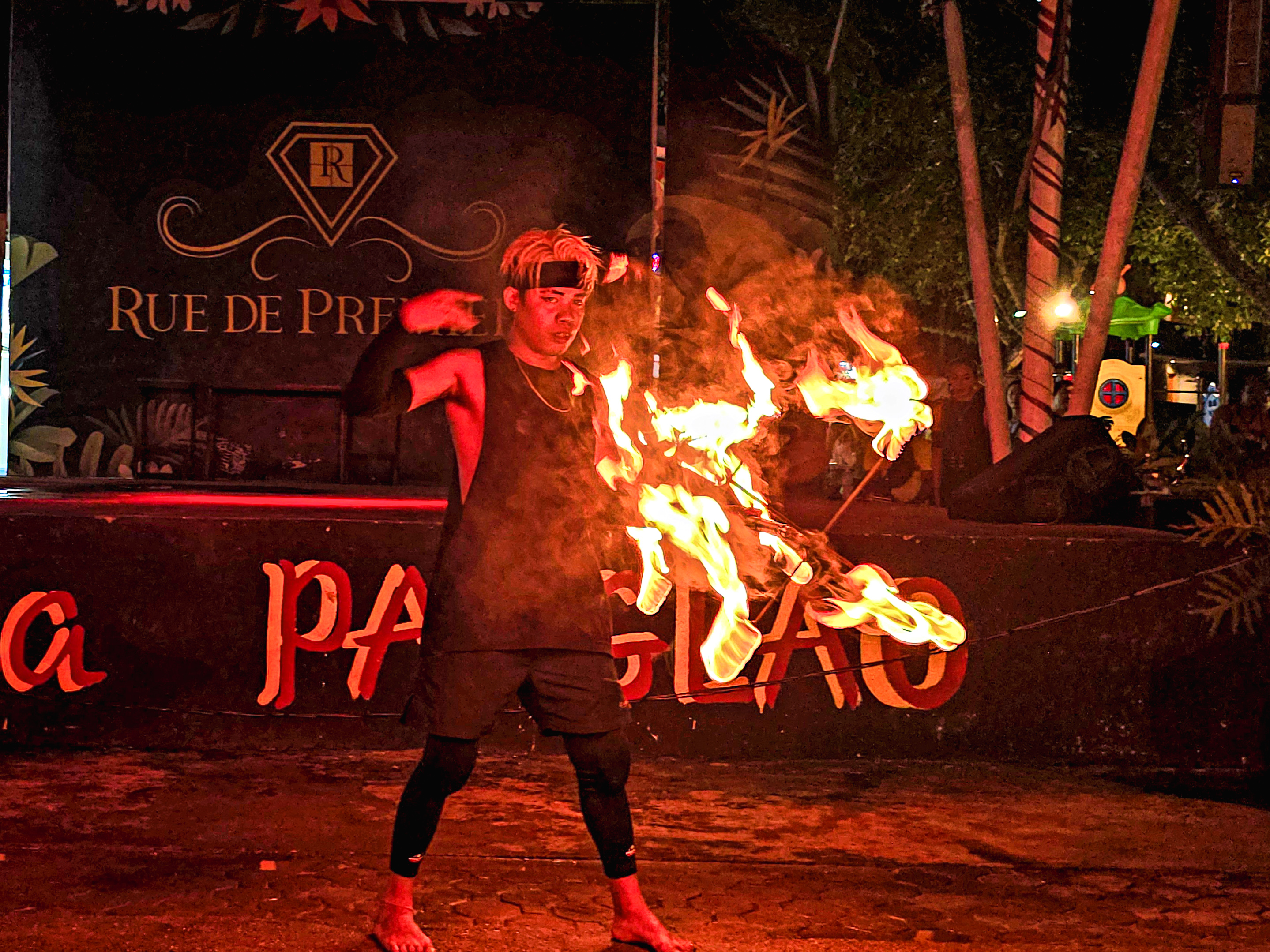 [몽키호핑] 보홀 알로나비치 광장 불쇼 좌석 티켓 (음료 포함)