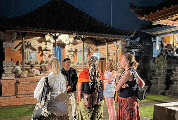 Ubud Firefly and Taro Village Tour with Dinner