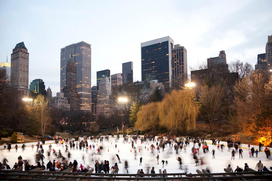 New York Central Park Wollman Ice Rink Ticket (Skate Rental Included)