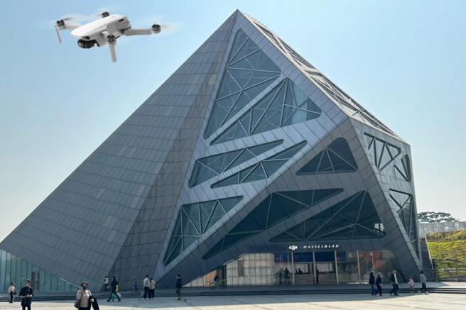 Shenzhen City Tour (DJI Flagship Store & Huaqiangbei & Lianhuashan)