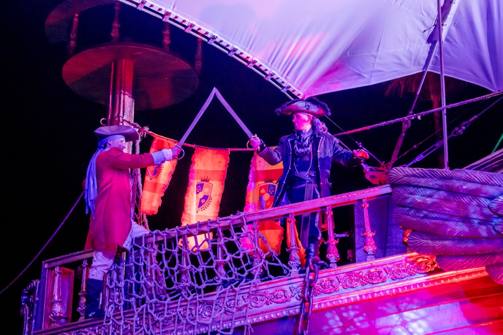 괌 PIC 태평양의 해적 디너쇼 티켓