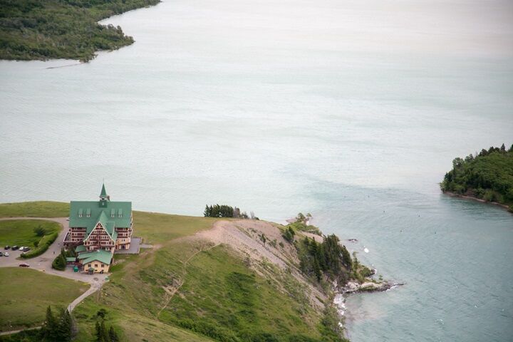 캘거리 근교 워터톤 & 프린스 오브 웨일스 호텔 & 레드락 캐년 일일 투어