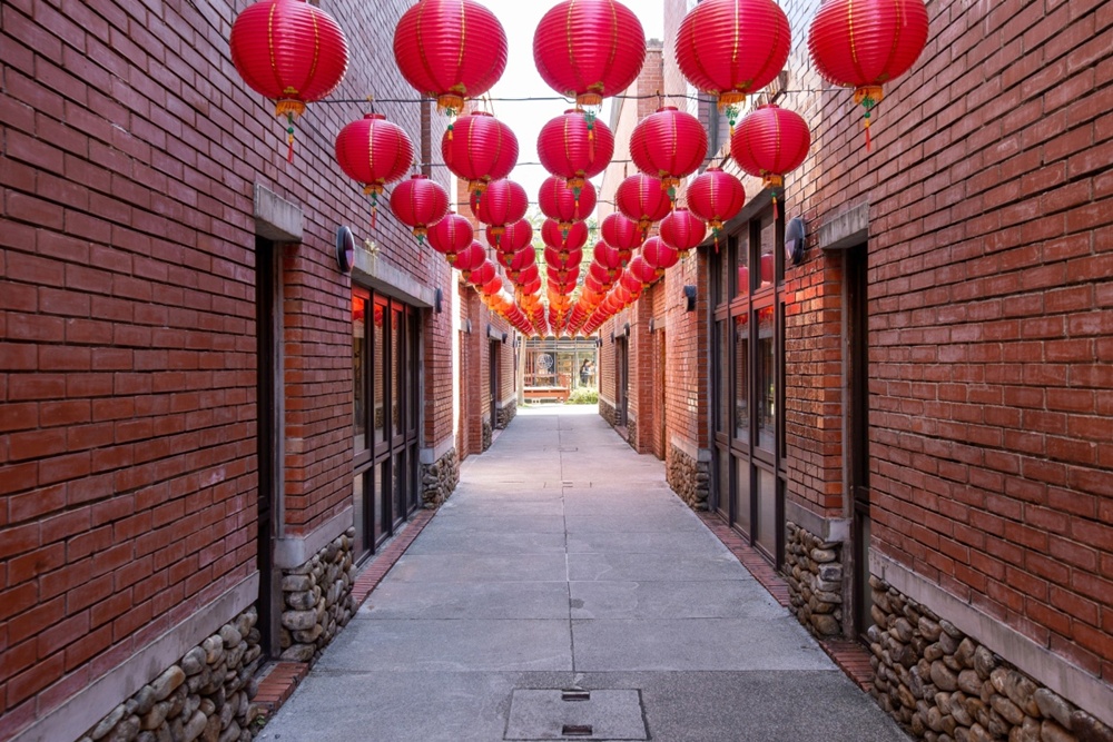 台北発：台湾 宜蘭（イーラン）国立伝統芸術センター＋カバランウイスキー蒸留所＋礁渓温泉公園 バスツアー