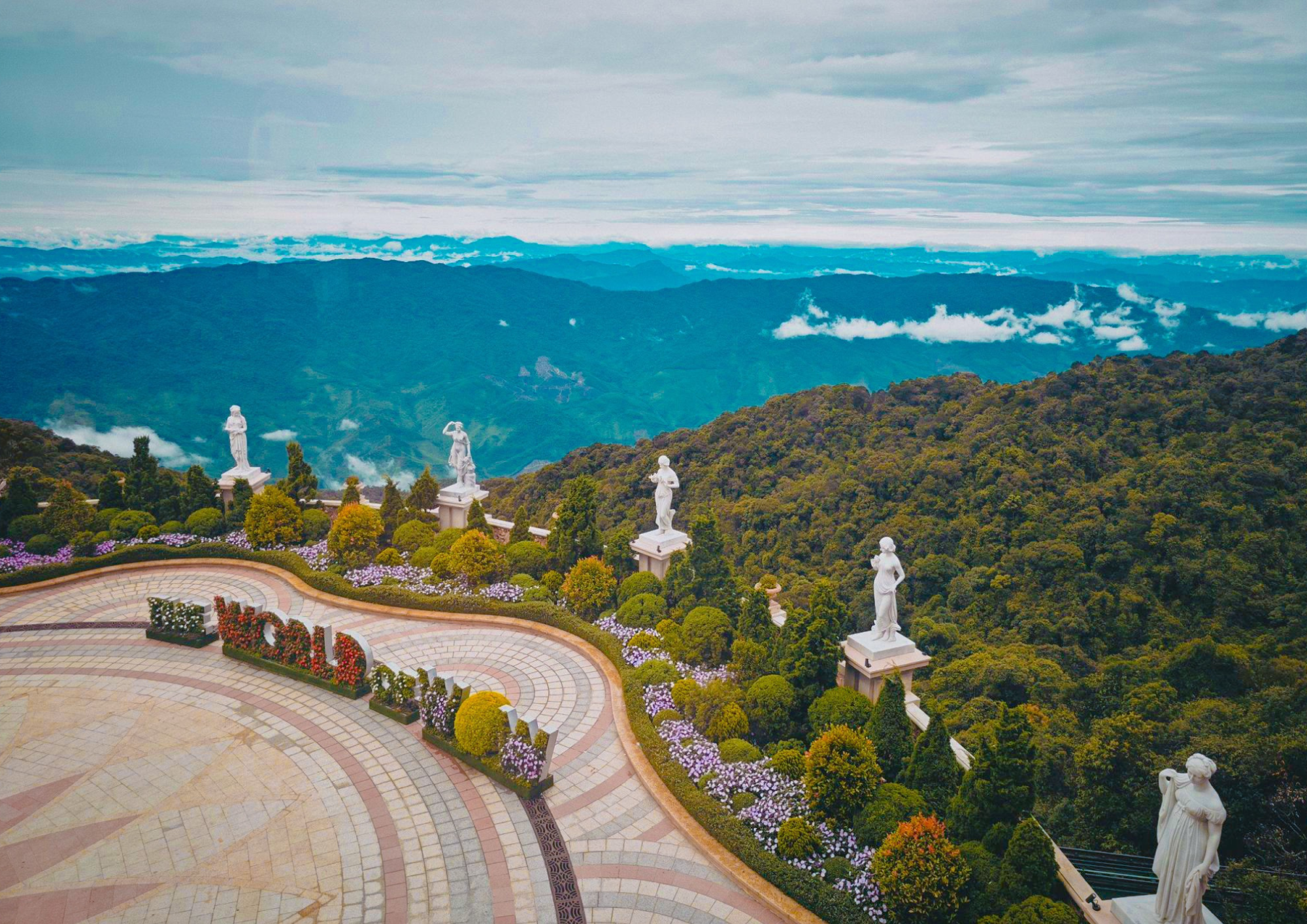 다낭 바나힐 투어 (뷔페, 입장료, 케이블카 포함)
