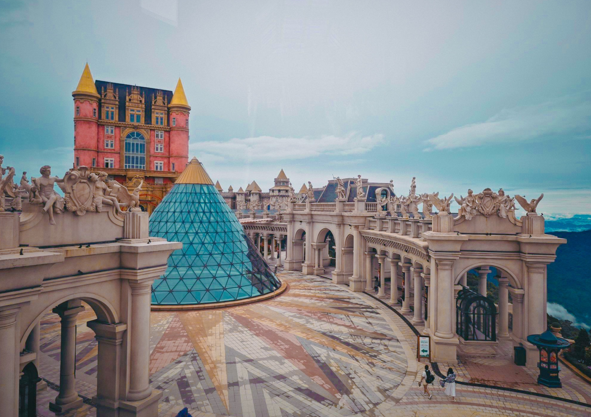 다낭 바나힐 투어 (뷔페, 입장료, 케이블카 포함)