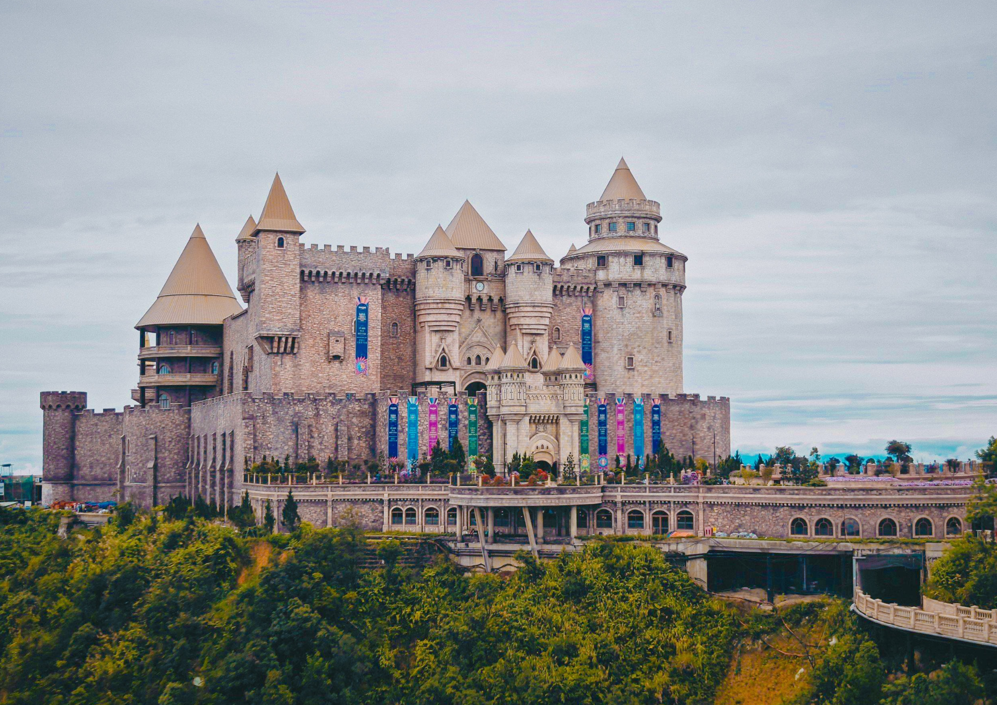 다낭 바나힐 투어 (뷔페, 입장료, 케이블카 포함)