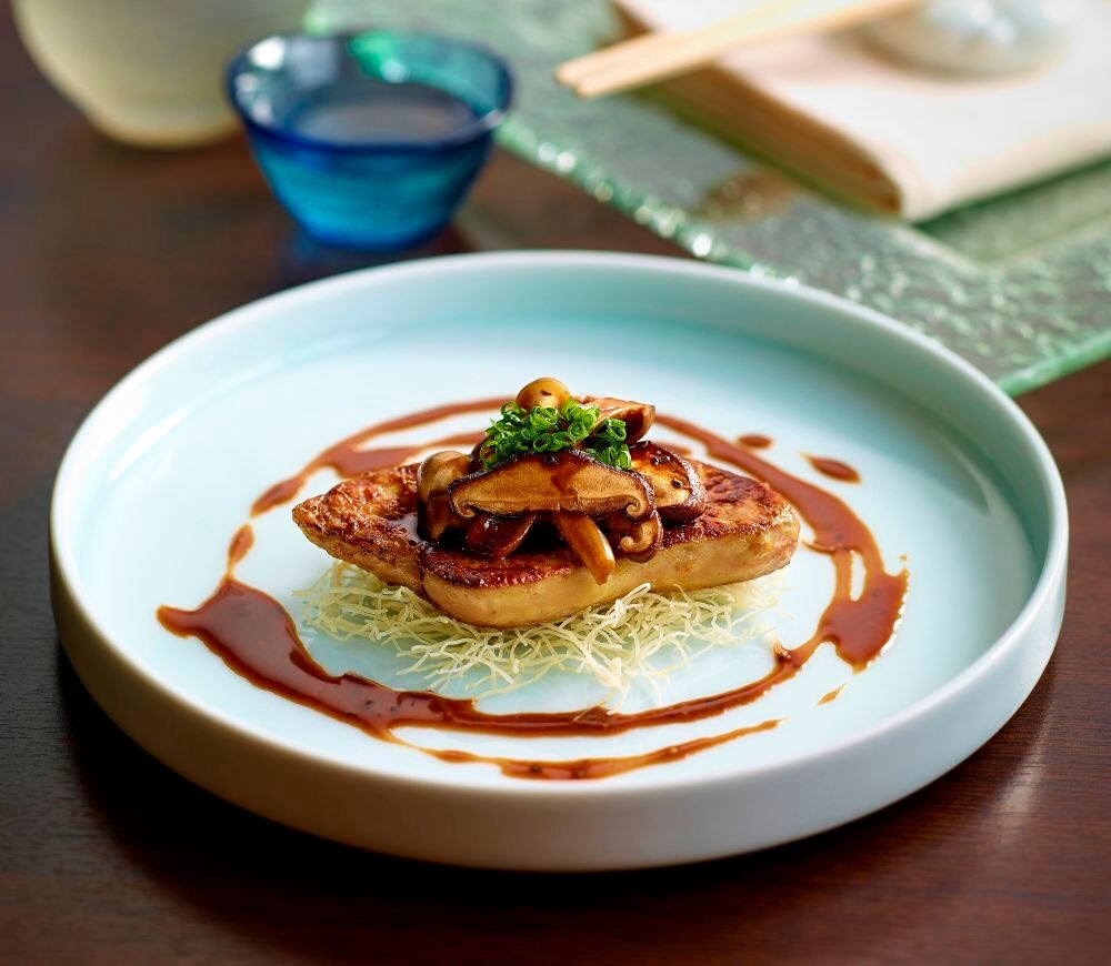 香港ザ・ロイヤルガーデンホテル 四季菊レストラン - フォーブス・トラベルガイド