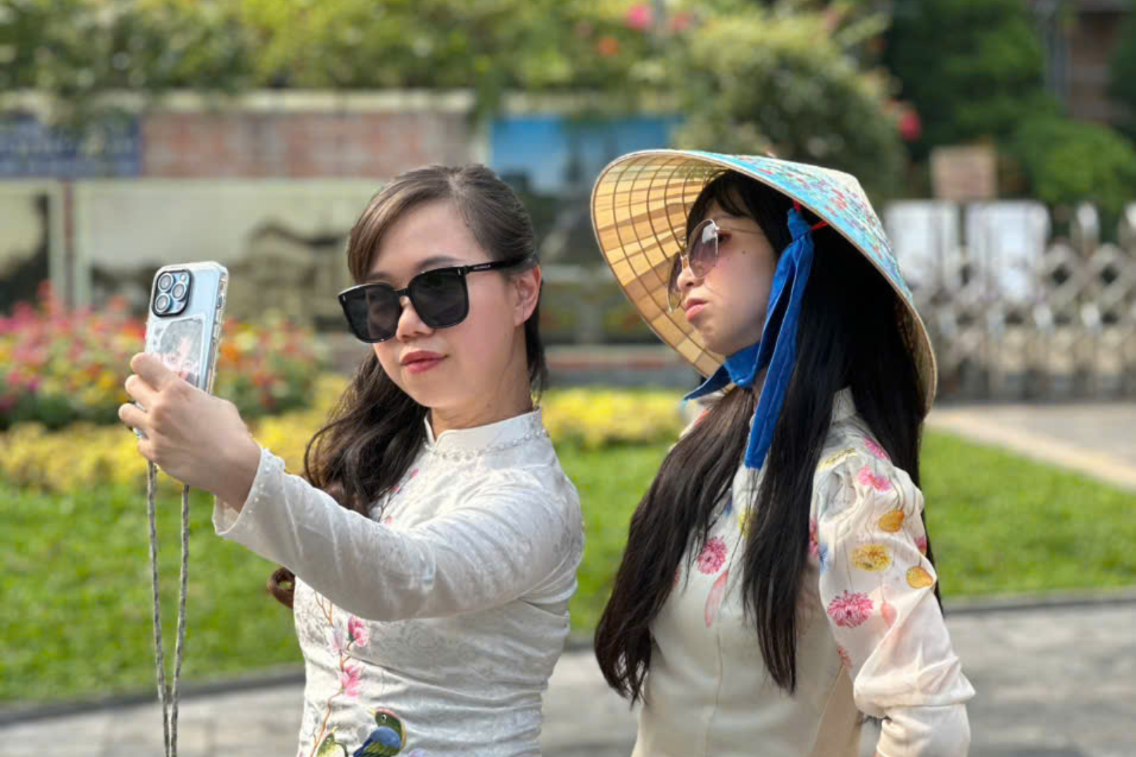 호치민 아오자이 입고 즐기는 인생샷 시티 투어