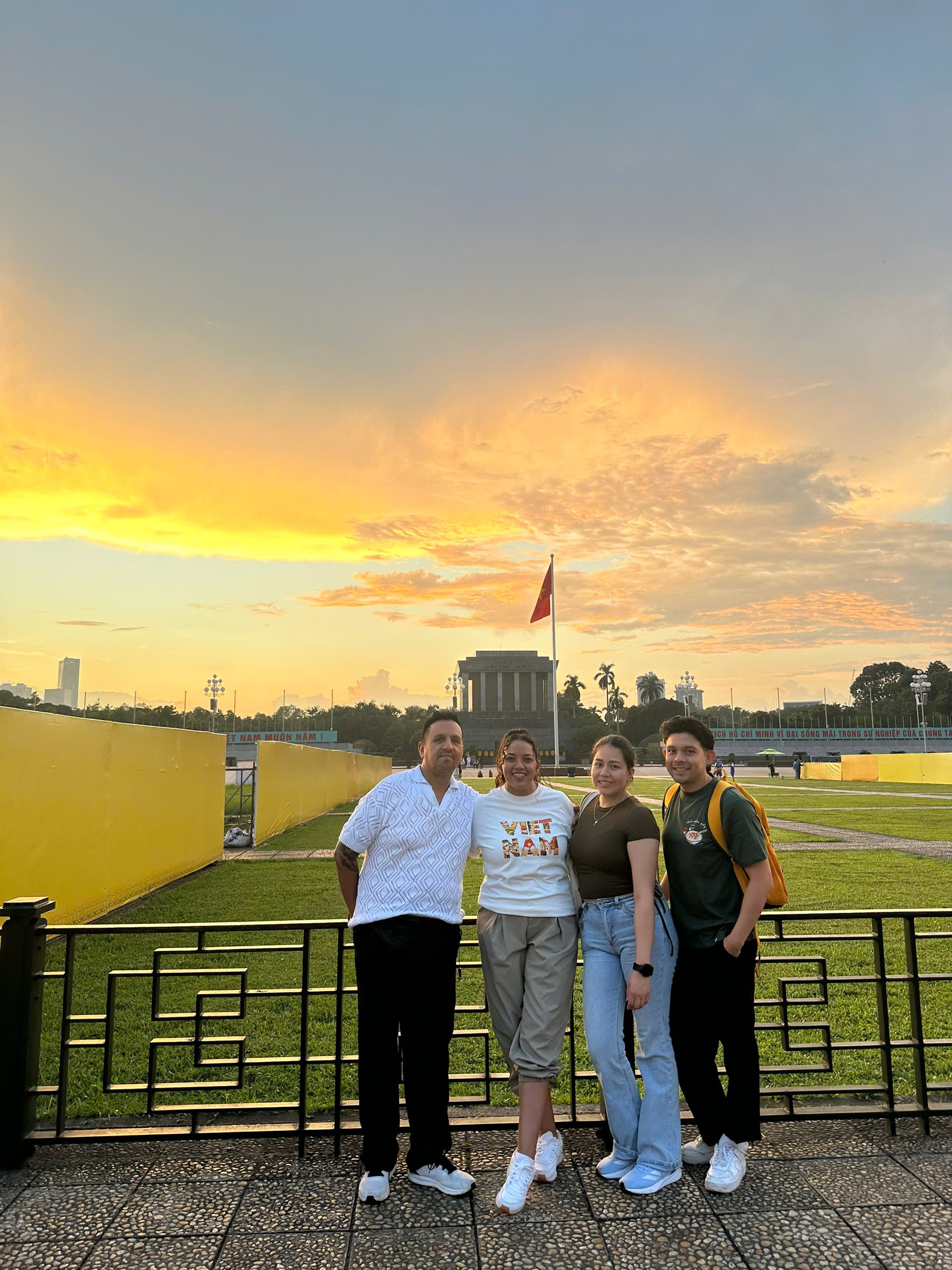 하노이 전기 스쿠터 타고 즐기는 선셋 투어